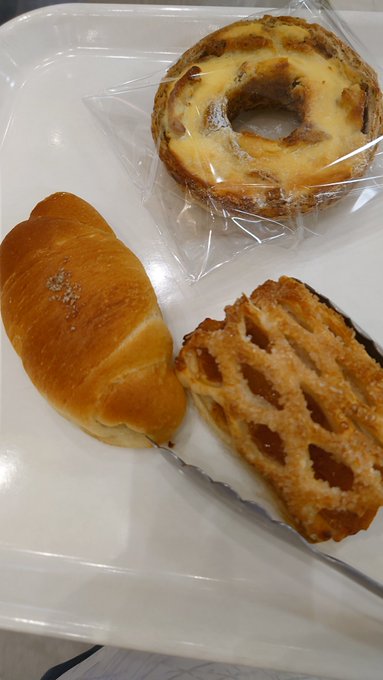 今日のお昼(下)と明日の朝ごはん(上) 