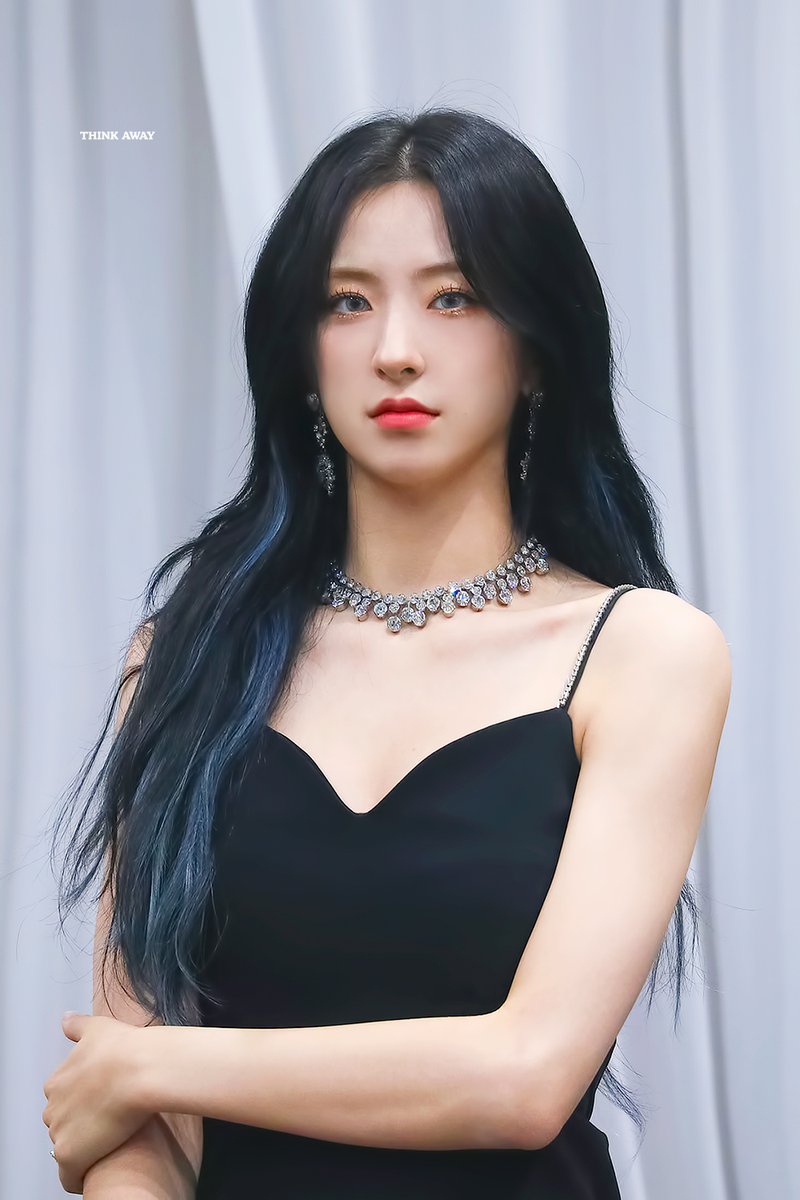 ThinkAway527's tweet photo. 220717

#우주소녀 #WJSN #은서 #EUNSEO #손주연 @WJSN_Cosmic https://t.co/Zcg7oAFnCJ