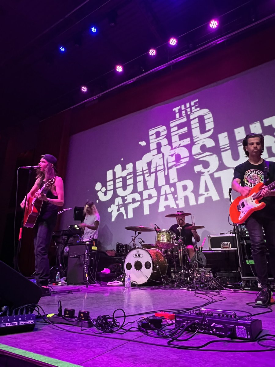 wickedwitchNstl's tweet photo. Had a blast! Thank you @AstoriaState @kingdomcollapse @redjumpsuit @AttackAttackUS  You killed it in STL!!! https://t.co/jXdCCbwcpL