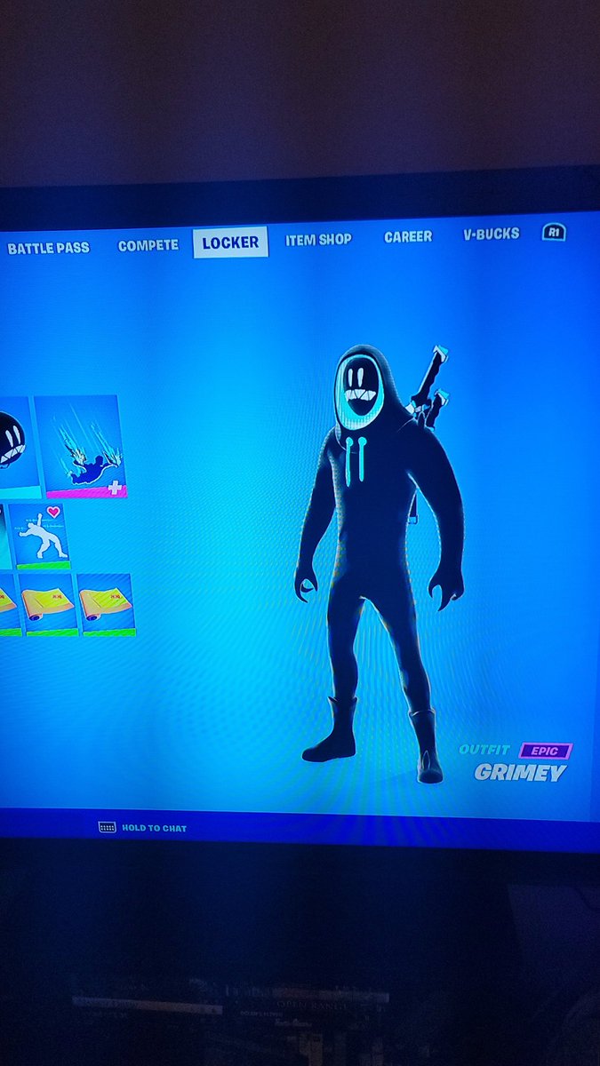 NiceNiceTaco's tweet photo. @FortniteGame Love the Grimey Skin! But is there a reason it's bugged on PS4? I know it works on switch but is there any fix coming soon? https://t.co/dyHjUf2tyM