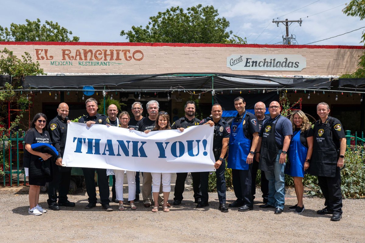 cooktx's tweet photo. Thank you to everyone who came out and supported the Peace Officers Angels Foundation lunch fundraiser! @poaforg Special shout out to @MansfieldPDTX @ArlingtonPD @RiverOaksPolice Constable Scott Bedford and the DEA for participating and helping! https://t.co/oF18NS2kB1