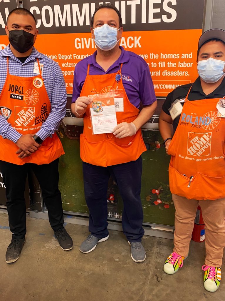 Cesar93THD's tweet image. MAPM and FES Recognizing cashier Amir for his great shrink behaviors.