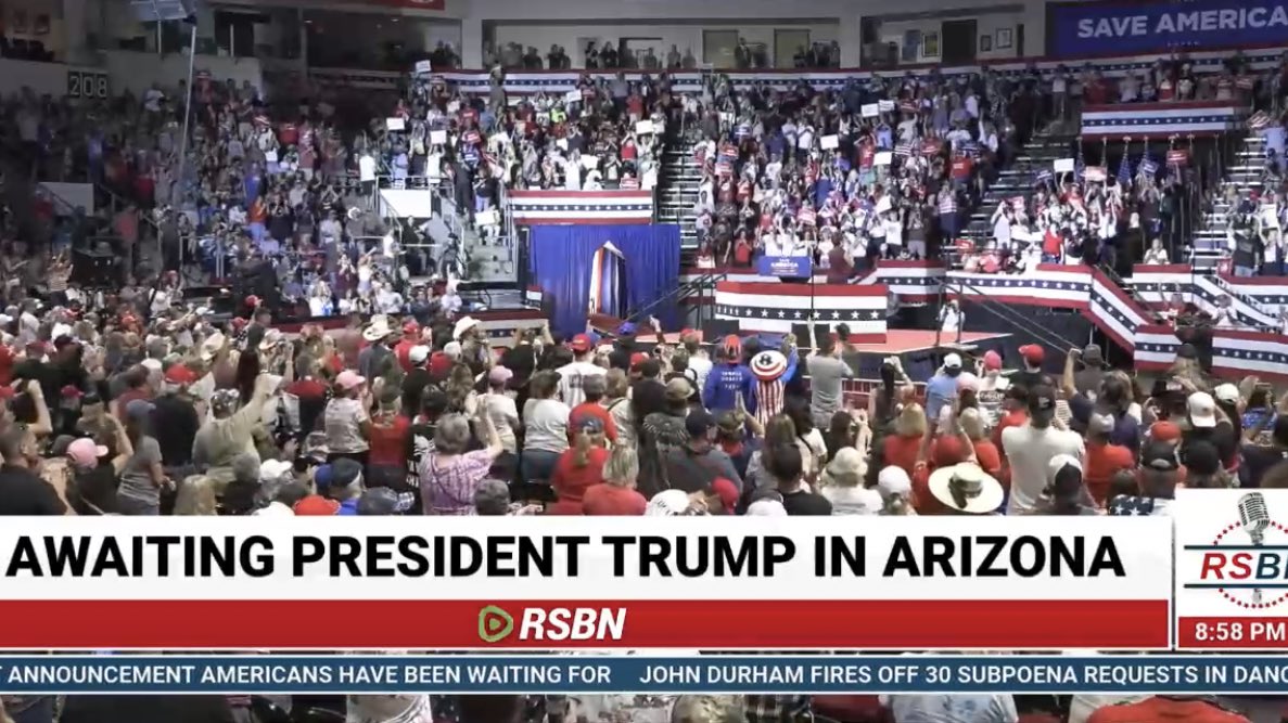 President Trump is in Arizona again tonite FYUBM3DVsAAj6fT?format=jpg&name=medium