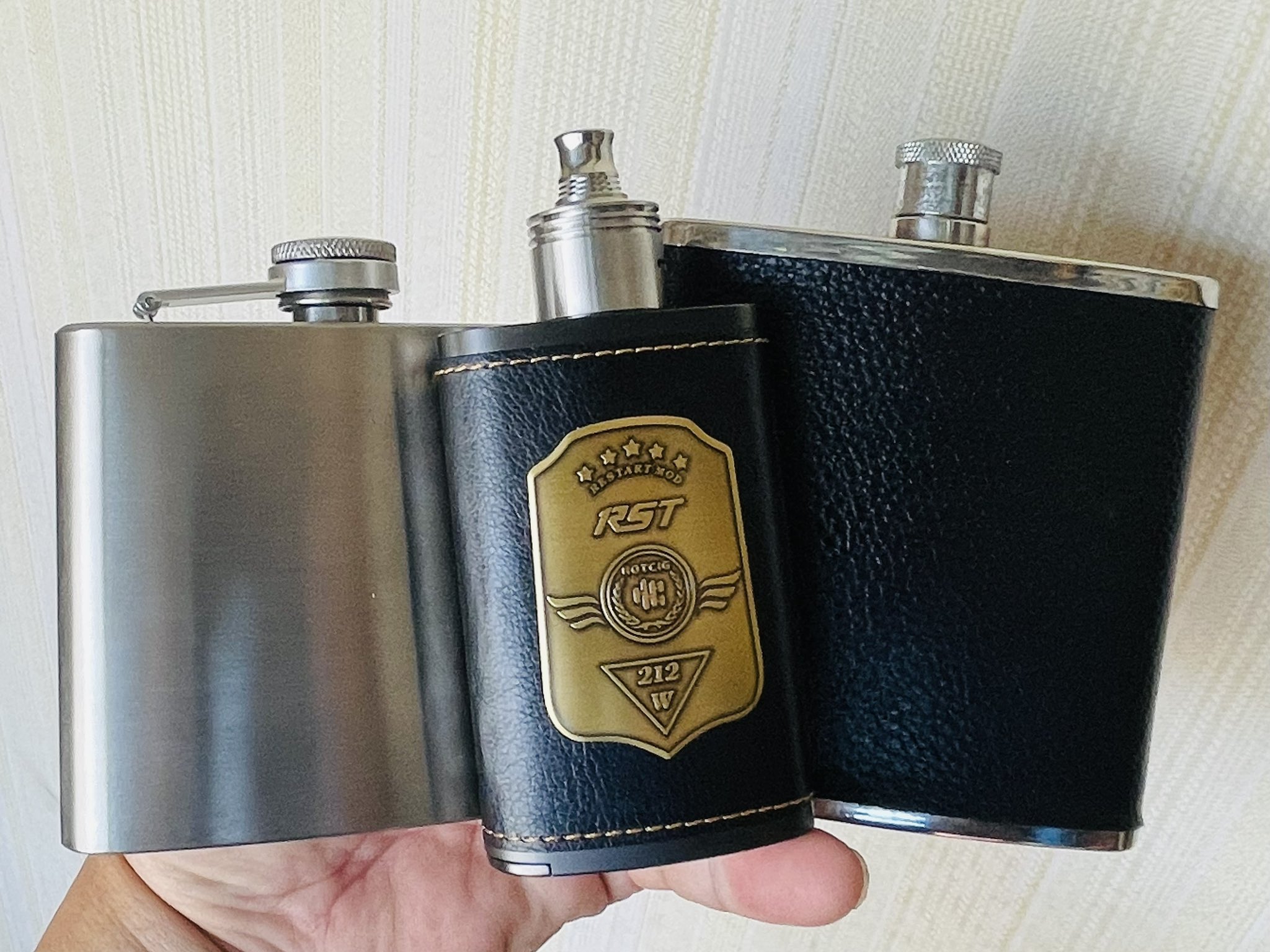 Vpoyg K ウイスキー系は飲まないですが スキットルはアイテムとして カッコイイなと所有してます ということでrestart Mod 今日も良きvape Lifeを ヾ ๑ ノ T Co Bqrqvq0ym0 Twitter Vpoyg K ウイスキー系は飲まないですが スキットルはアイテムとして カッコイイなと所有してます ということでrestart Mod 今日も良きvape Lifeを ヾ ๑ ノ T Co Bqrqvq0ym0 Twitter