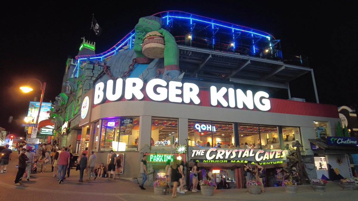 ThruGiftShop's tweet photo. Clifton Hill in Niagara Falls, Ontario features wax museums, haunted houses, video arcades and other themed attractions!

Watch Now: https://t.co/z2IivwTWPE

#niagarafalls #cliftonhill #Niagara #touristattraction #ontario #youtubechannel #YouTube #vlog https://t.co/xTSkbu5kQJ