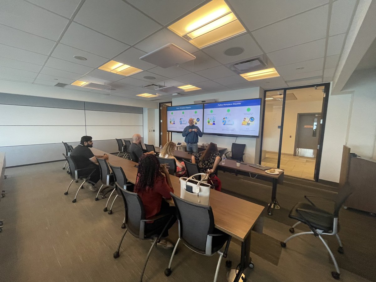 cantechit's tweet photo. It was amazing to host the local @ycombinator group @CiscoCanada #TOInnovate today!   We talked about everything from robots to AI, Cloud, EduTech. FinTech and more.   Cannot wait for next month and hopefully even more great startups. https://t.co/96F5KFTI9F