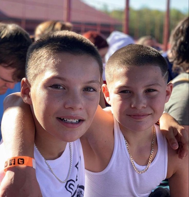 L0vGr4ces's tweet photo. day 5 - Feliz Aniversário Waltons + Textinho
#WaltonDays
hi Javon and Jaden, congratulations, good health and peace. I'm a big fan of you and your work, keep evolving and achieving your dreams. Happy Birthday Waltons!!! @onwardwanna @onwardjdub17 https://t.co/Tbpt4XVPcu