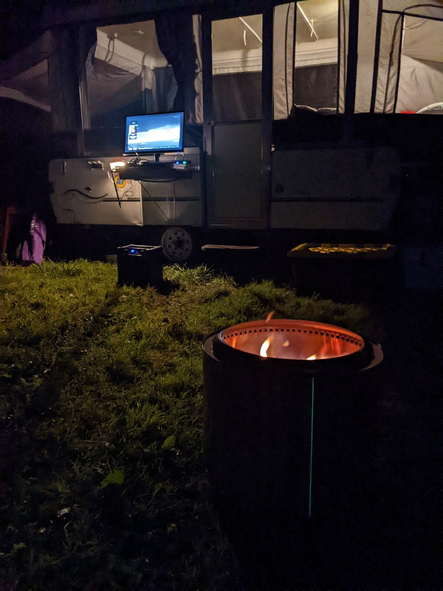NickKocuba10's tweet photo. Camp is set up at @SharonSpdwy , and now we're watching the action at @Lernerville on @LernervilleTV ! https://t.co/m6FPdwGB1r