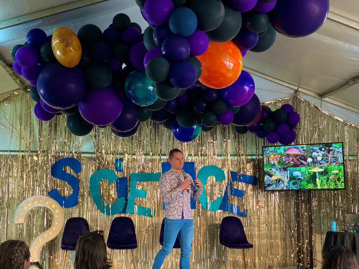 LouiseSShuey's tweet image. Dr Alistair talking all things #MagicMushrooms to a very receptive audience at #sciencetent #splendourinthegrass #SITG @mcthoughtful #splendourinthemud