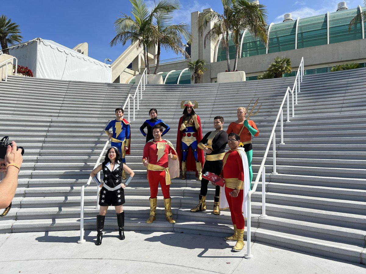 VanessaMsMarvel's tweet photo. Today I got to be a part of a DC Comics photo shoot, meet Tom King and Mitch Gerads as Barda, and enjoy SDCC as one of my favorite comic book characters. #dccomics #SDCC2022 #sdcc https://t.co/Gb2AwmaYBt
