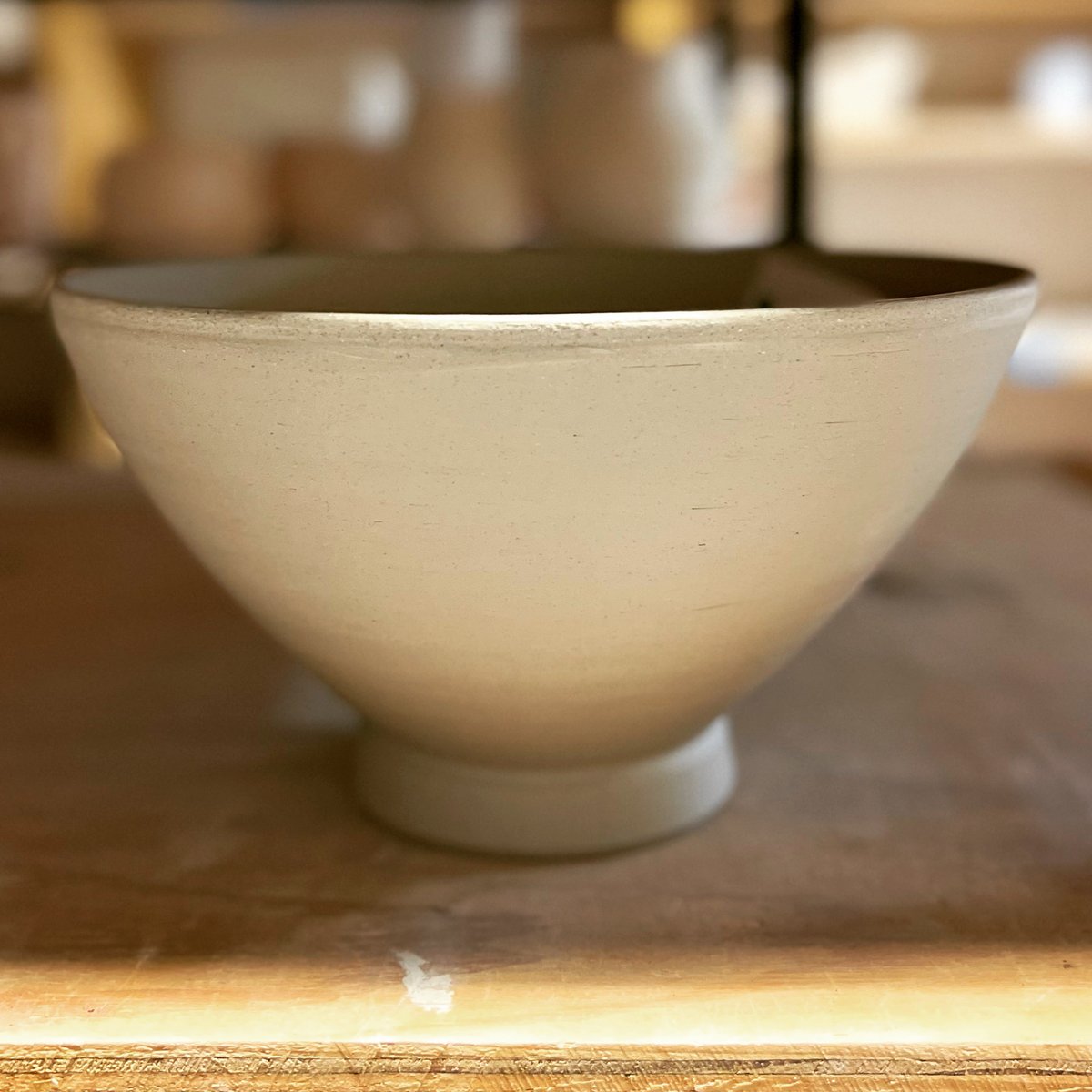 Green ware bowl ready for the #kiln 🔥

#pottery #ceramics #kilnfired #kilnfiring #kilngods #potterystudio #potterystudiolife #ceramicstudio #claystudio #artstudio #artstudiolife #workinprogress #wip #wipart #stoneware #functionalpottery #greenware #wheelthrown #rvaart #rvaartist