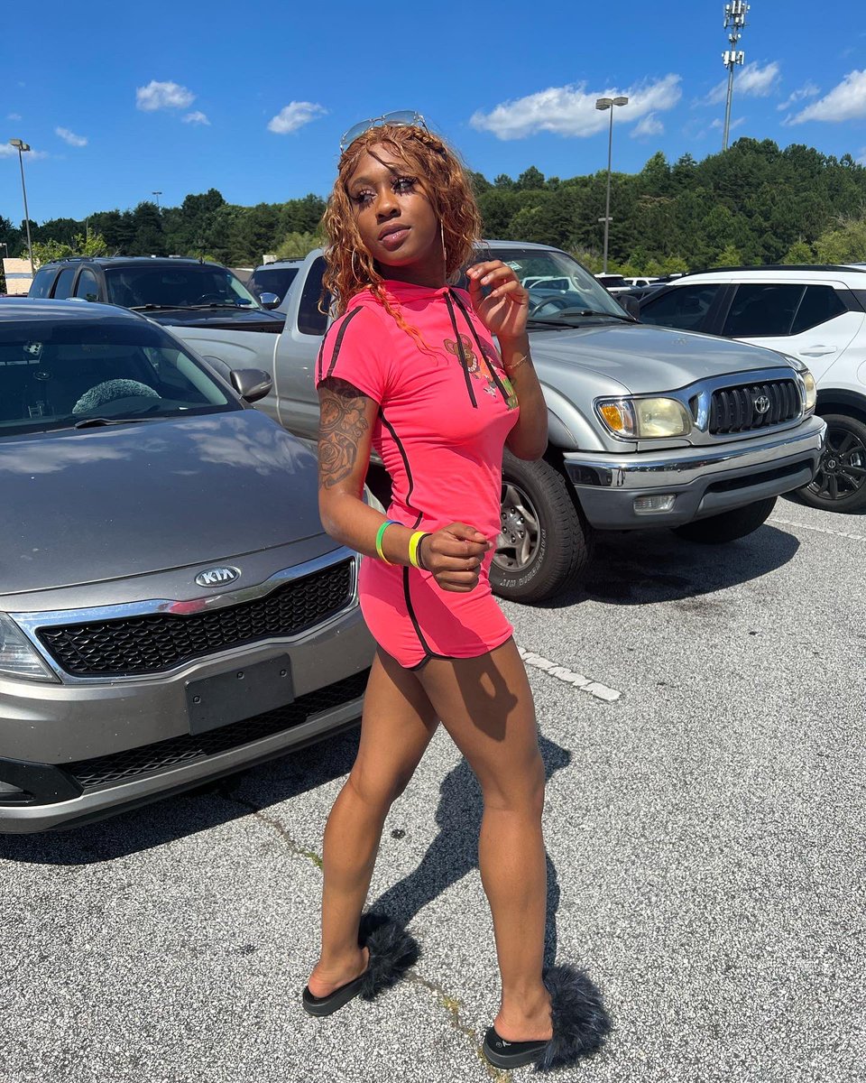 #WhosWhoOfUWG 
- Call me Jada or Presha 💢
- C/o 22
- Biology major
- Too Lit, Good Vibez, Mad Pretty
- Multi-talented