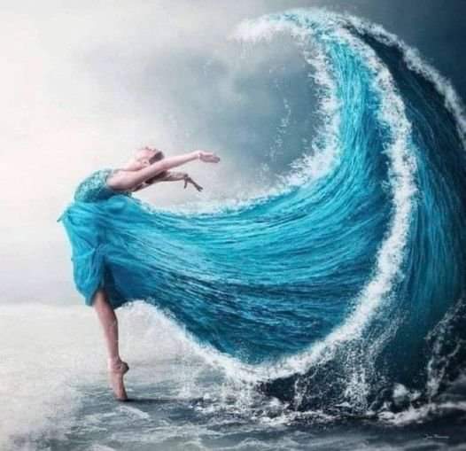 RT @AgentGinny: @lindyli @BaddCompani The Blue Wave is now a Tsunami and it's female. https://t.co/ujiOYPNrtR