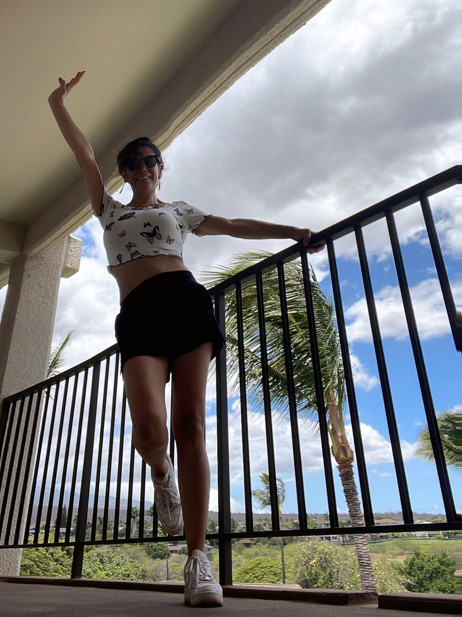 laulapuerta's tweet photo. MAKIA...
La energía fluye hacia dónde va tu ATENCIÓN.
Energía+Ideas+Acción+Atención= RESULTADO 🌺🤙🏼
Dónde quiera que esté TU atención, esta tu VIDA.
YO elijo enfocar MI atención plena en lo que me apasiona y sueño 🤓✍🏼📖🌎♥️
#hunaprinciples #alohafriday #Laurastyle lo sabe🎵🍹💋 https://t.co/oBYegaE2hU