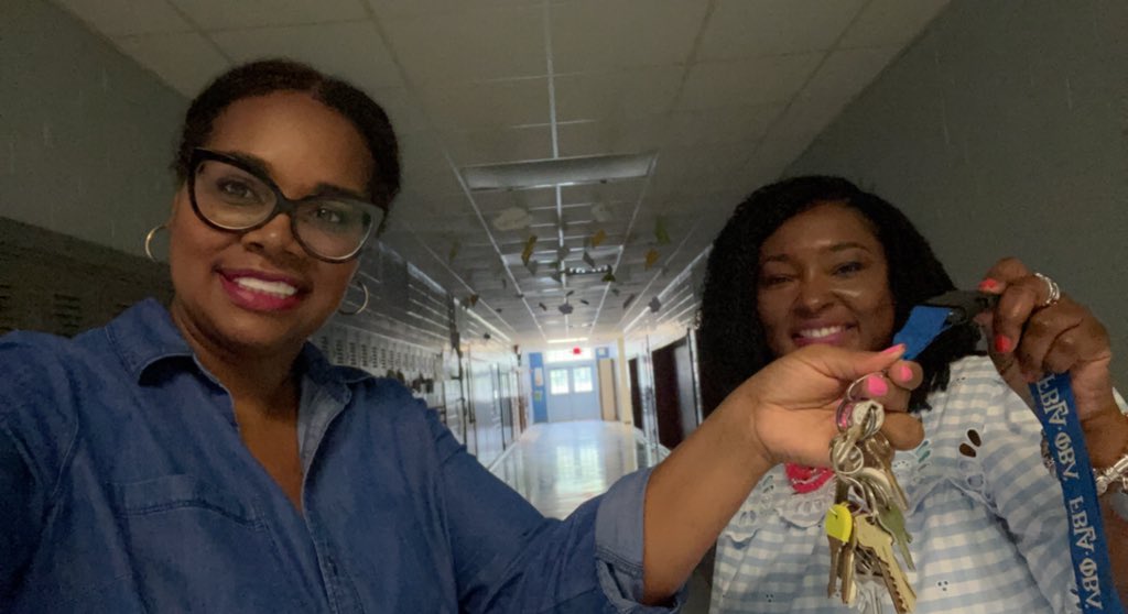 As I pass the keys of this blessed Academy to my successor, Dr. Green, we are all smiles. We have been transitioning and this fantabulous Friday concluded our intensive work. I am confident that this year will be notable. Let’s go Bulldogs! Principal Curtis signing off. ❤️