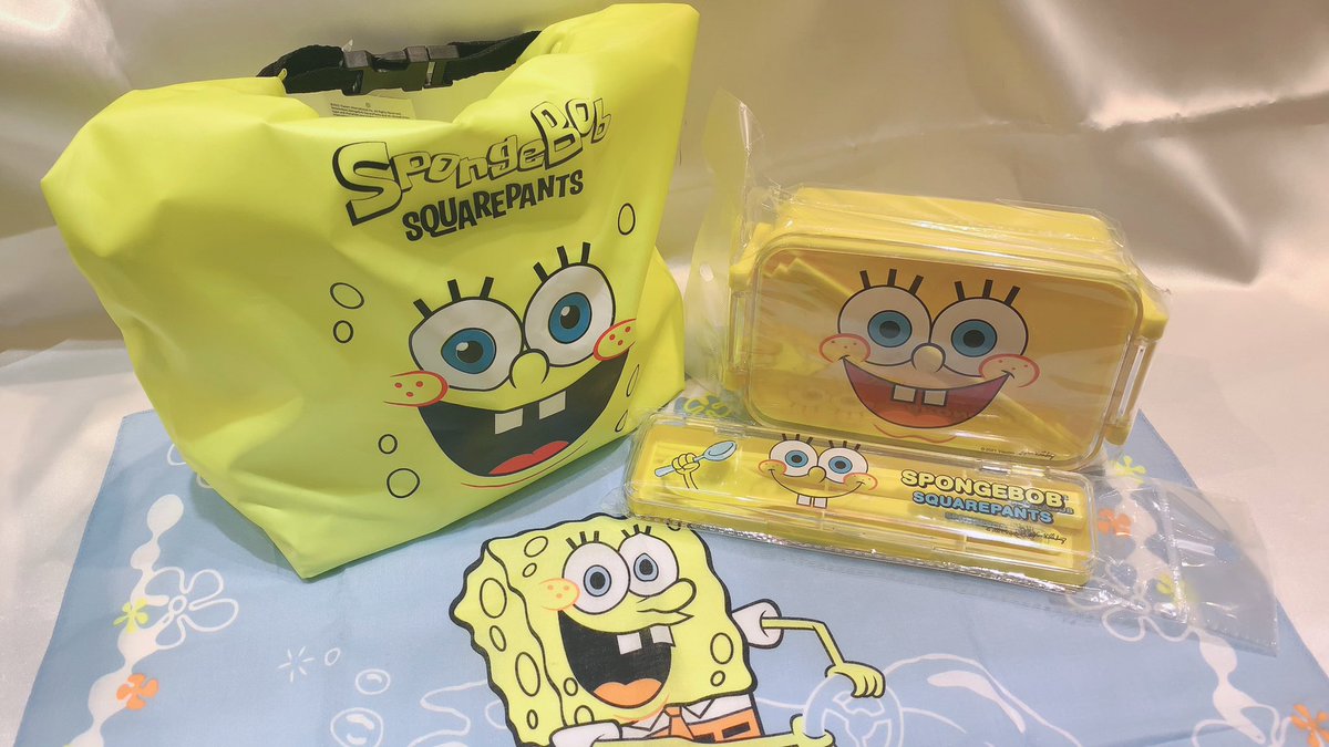390aeonageo's tweet photo. 🧽商品紹介🧽

スポンジ・ボブ
オリジナルコラボグッズのご紹介です🍔🌟

ランチアイテムから、
今の季節に大活躍のTシャ���まで‼︎
幅広くご用意しております🌈🌈🌈

是非店頭にてチェックして下さい🌟 https://t.co/kCkvIpmjEC