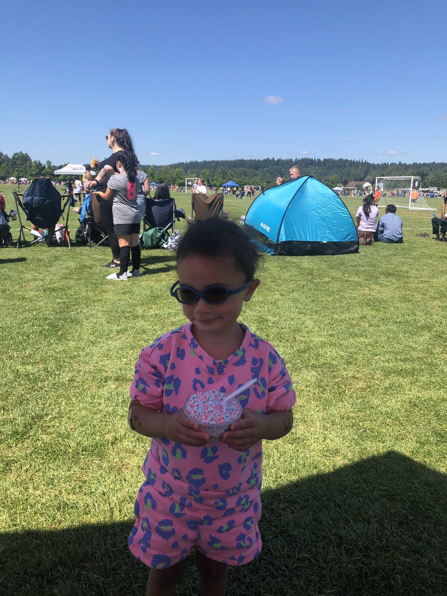 JCoulterB's tweet photo. Great day of soccer for both girls. Kierran at the #SilverLakesShowcase had a nice win for @OLReignAcademy ! Kaisa played great for @SeattleUnited at #CrossfireCup and Kennedy loved dippin dots. #Summer2022 #Seattle #OLReign https://t.co/jVkUjWomgX