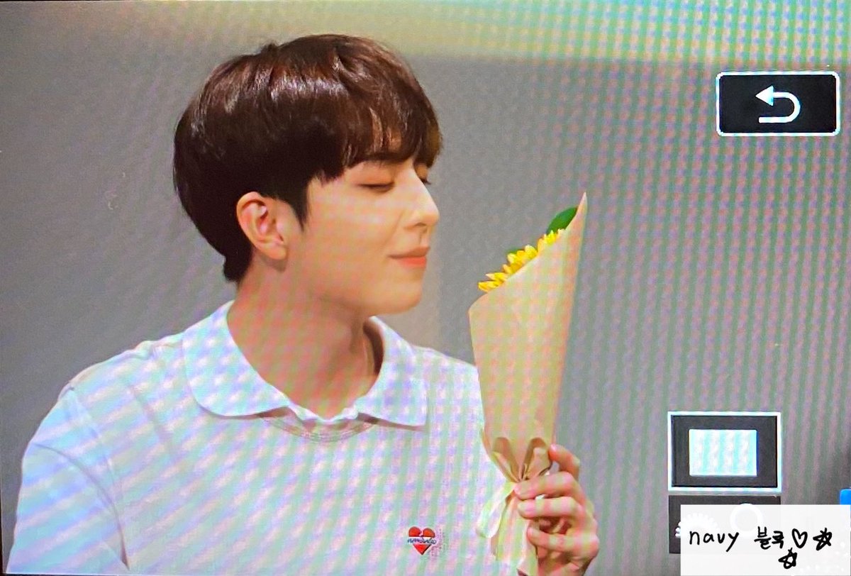 220723 사웹 프뷰 

우와 오늘 새로운 친구 해바라기🌻 

#BDC #김시훈 #BlueSky #어느밤BlueSky #브랜뉴뮤직 #BRANDNEWMUSIC