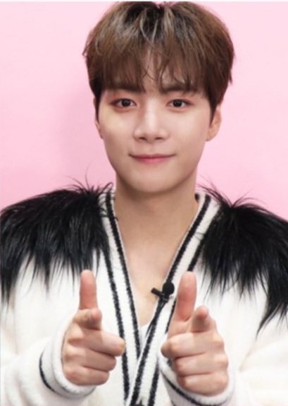 FYUtv29acAAQua7?format=jpg&name=small