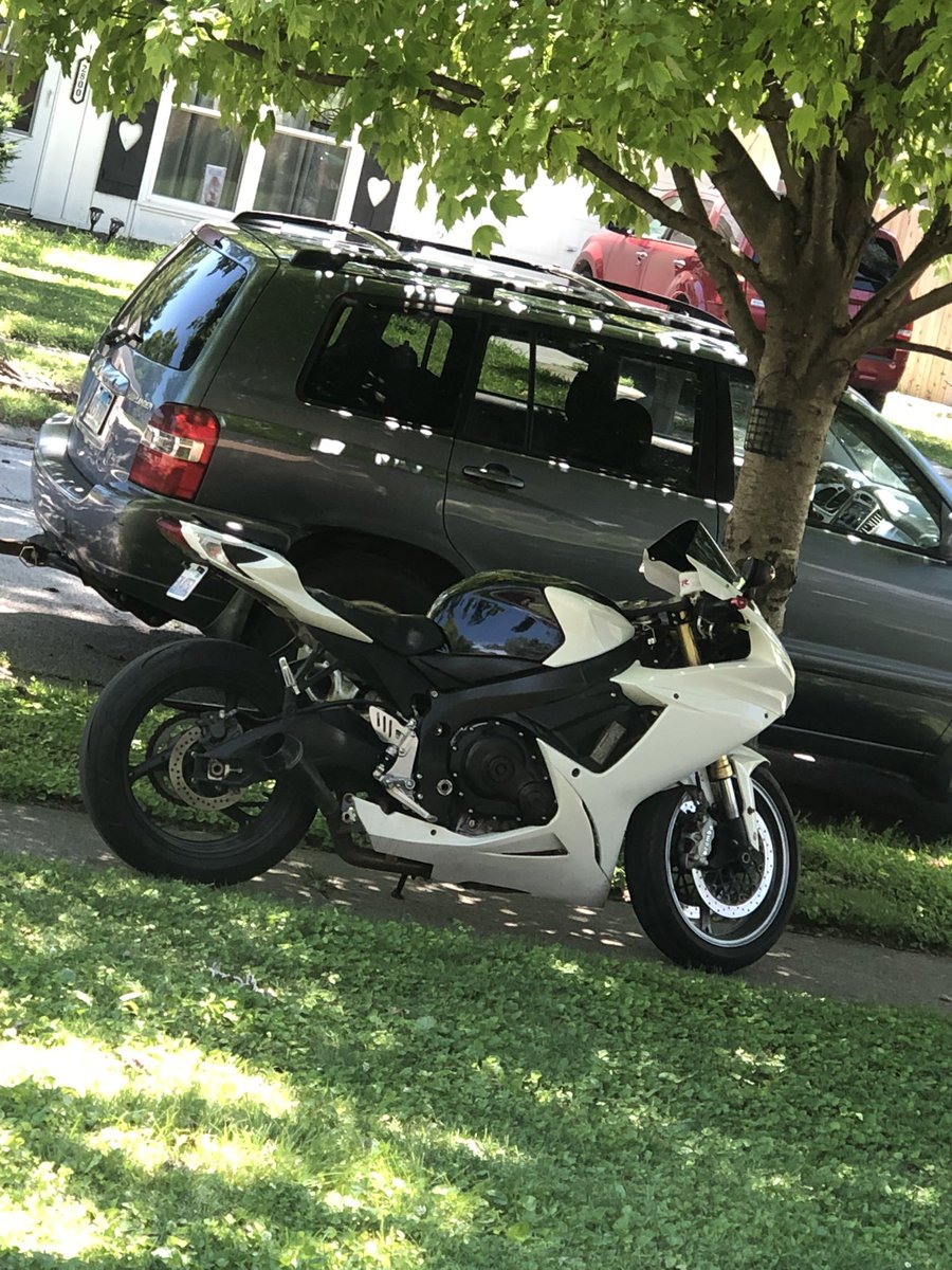 notladunkept's tweet image. 🤤🤤 #gixxer #suzuki