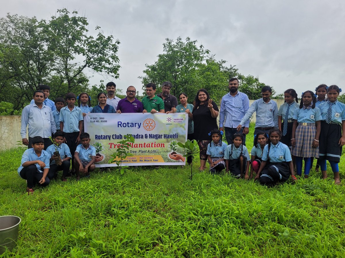 desaianju27's tweet photo. 🌳 Tree Plantation 🌳 at Bordan Pada Govt School by Rotary club of Dadra Nagar Haveli.
Fruit Trees at School Campus.
@rotary3060 @Rotary @JenJonesRotary 
#environnement #treeplantation https://t.co/PHVwnIsbh6