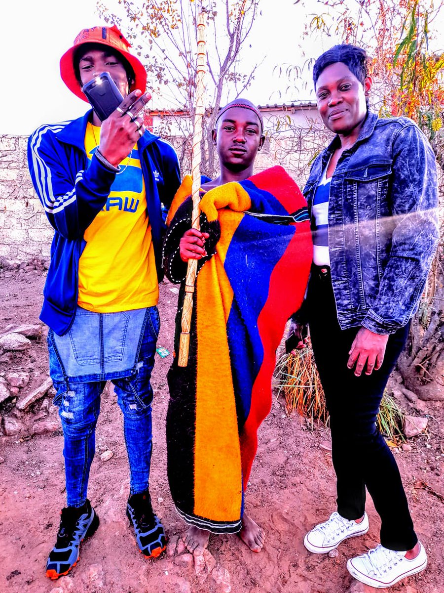Black_Tiger_SA's tweet photo. Happy Saturday ❤

#2022 #maphogo #sokana #NdebeleTwitter #Culture https://t.co/YbXNrUBRmx