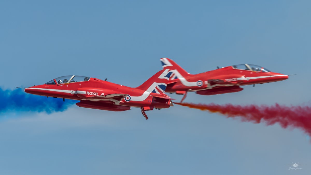 Red Arrows Synchro at RIAT22
#RIAT22 #RedArrows