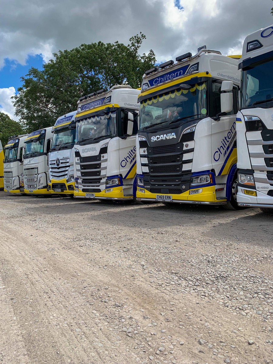 ChilternDist's tweet image. It’s been a hot week… we hope you’ve all managed to stay cool. Happy weekend everyone #scaniatrucks #volvotrucks #keepontrucking #mercedestrucks 📸☀️