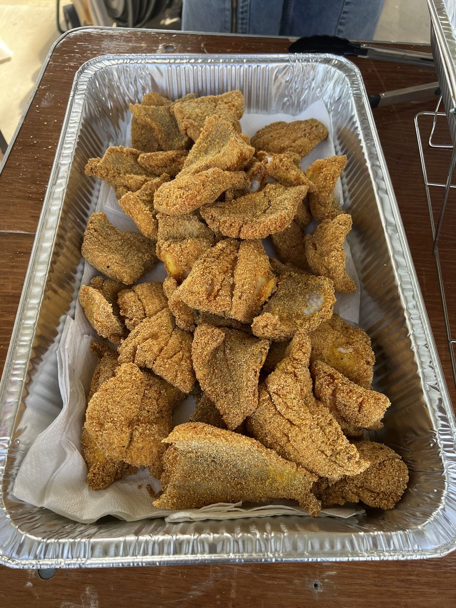 LesaPamplin's tweet photo. #FridayNightFishFry https://t.co/78FXjloCTC
