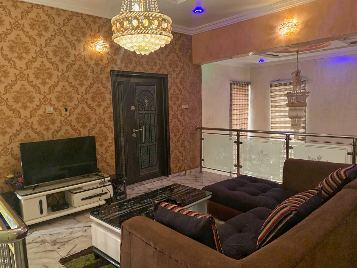 TanimolaKolade's tweet photo. Enjoy affordable luxury like never before 😍😍😍.

LUXE apartments Ado Ekiti offers you exquisite lodgings with services that would blow your mind.

Make your booking today via https://t.co/KFHSoB4IHE https://t.co/tksQWfn6Vg