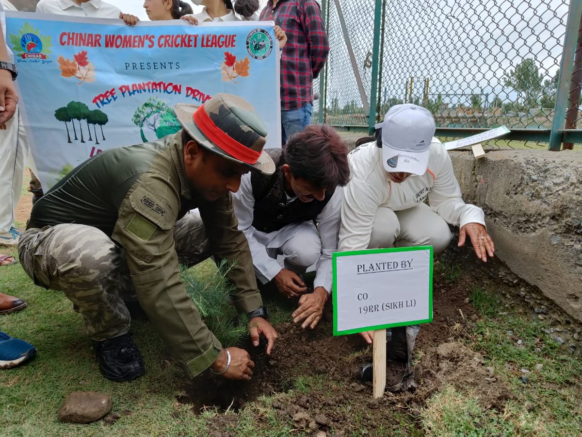 Ultimateunnis19's tweet photo. Tree plantation drive by Indian Army with the theme 'let's make a better planet'. Youths encouraged to be close to nature   
#womenscricket
#cricketmerijaan
#dorucricketleague
@KashmirLife @jindadilkashmir 
@RadioChinar 
@KashmirAhead 
@Peacef_Warrior https://t.co/H2pIcgXCvH