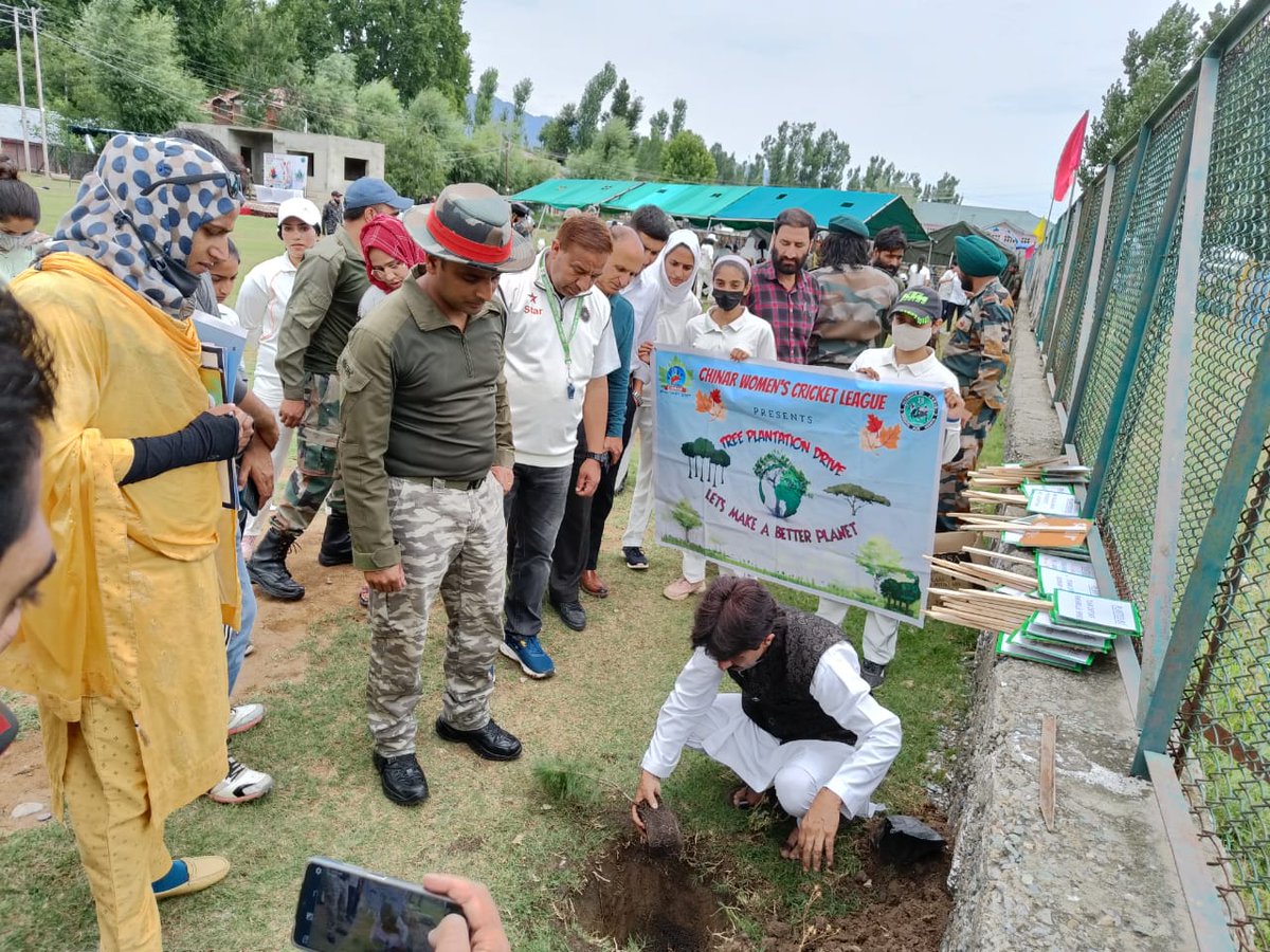 Ultimateunnis19's tweet photo. Tree plantation drive by Indian Army with the theme 'let's make a better planet'. Youths encouraged to be close to nature   
#womenscricket
#cricketmerijaan
#dorucricketleague
@KashmirLife @jindadilkashmir 
@RadioChinar 
@KashmirAhead 
@Peacef_Warrior https://t.co/H2pIcgXCvH