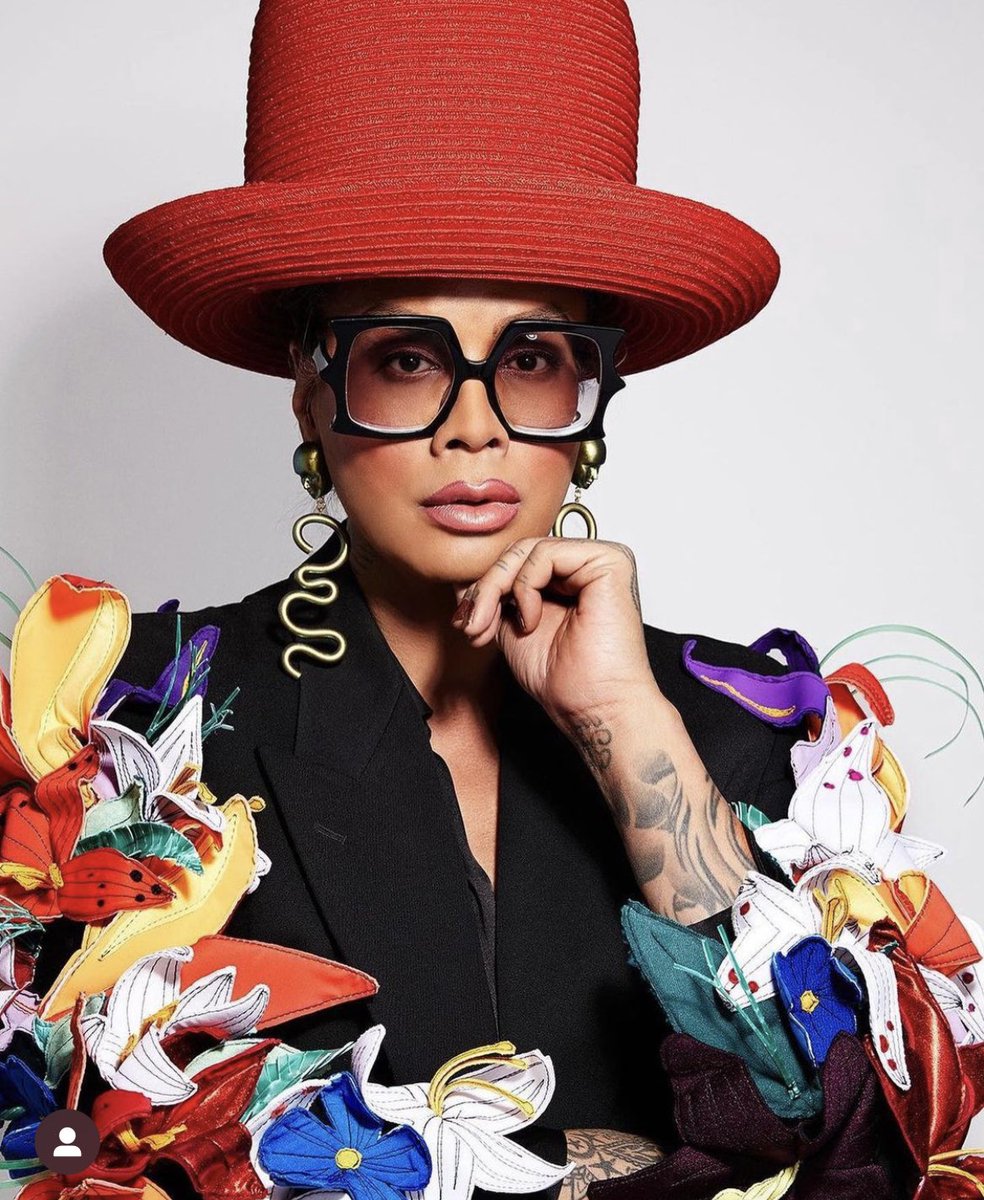 SofiaEVivanco's tweet photo. A third Asian kween robbed in Drag Race… 💔😞
Let’s make this right for these two excellent artists! 🥰✨
#dragraceallstars #Allstars7 
#TeamRaja #TeamJink https://t.co/WzKcntuhON