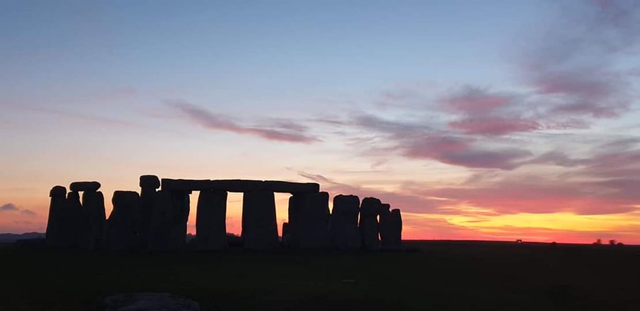 ST0NEHENGE's tweet photo. Sunrise at Stonehenge today (23rd July) was at 5.19am, sunset is at 9.06pm ☀️ https://t.co/CwwXvTL9Wt