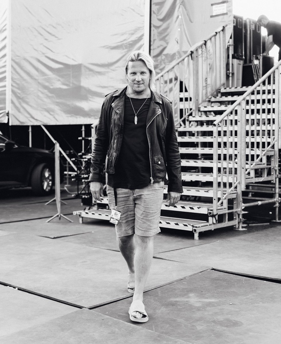 En kestänyt houkutusta 😍
#tikkurilafestivaali <a href="/MarinSanna/">Sanna Marin</a> #Backstage 📷: Atte Mäläskä