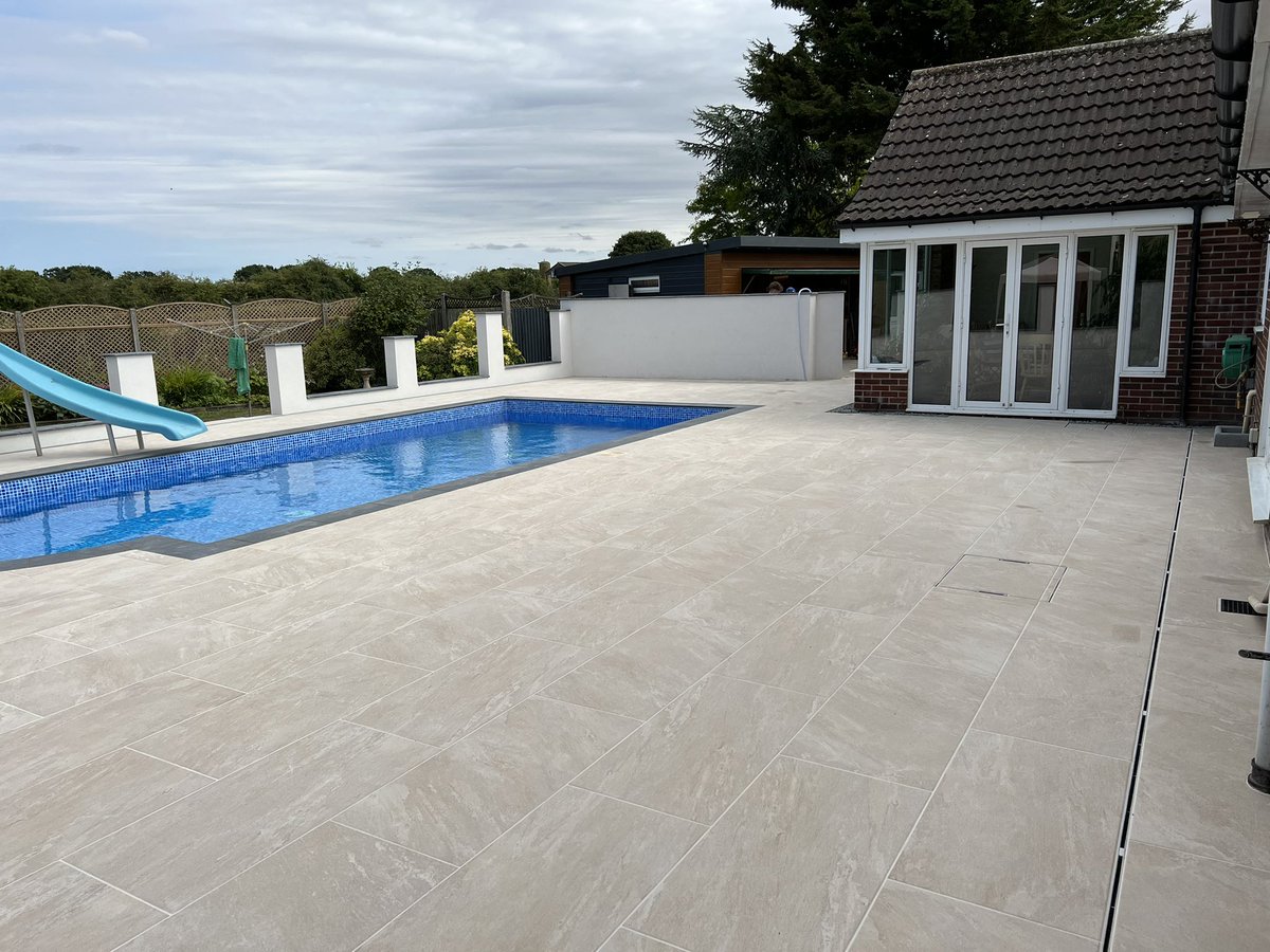 New @BradstoneUK porcelain patio completed this week in Serameno flint buff #perfection #paving #porcelain #bradstone #norfolk #norwich #jdma