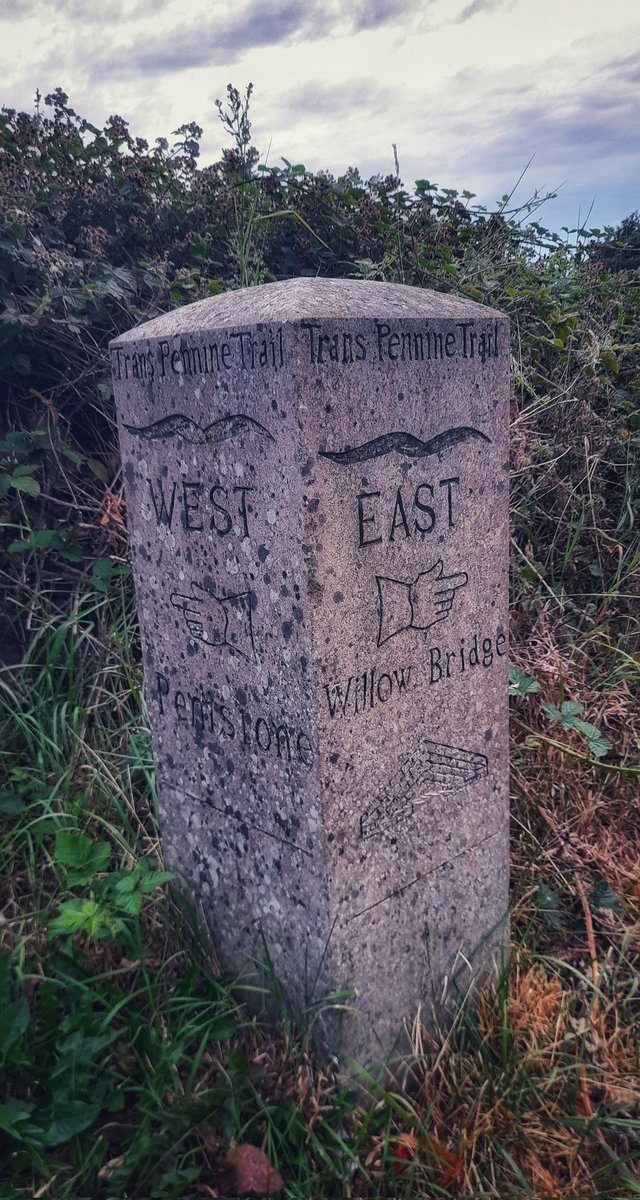 mrchadburn's tweet photo. Picture of the day - Saturday 23rd July 2022 - East is East and West is West and never the twain shall meet.
#penistone #oxspring https://t.co/FBvAXleeWG