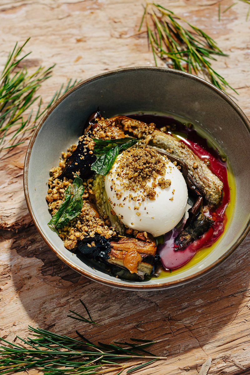 Essentials Magazine tweet media