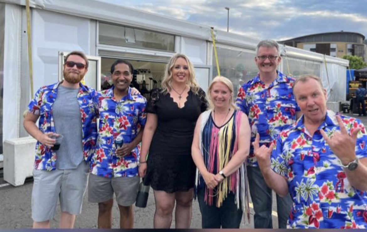 Taz_Ebs's tweet photo. I had a fabulous day yesterday with our newly formed, for one night only (sadly) band the #PfizerChiefs performing for @HalfordKathryn @BHRUT_NHS #platinumjubilee Thankyou event for staff. I am still completely buzzing! The crowd was amazing- Thankyou. https://t.co/uMaQdalVGi