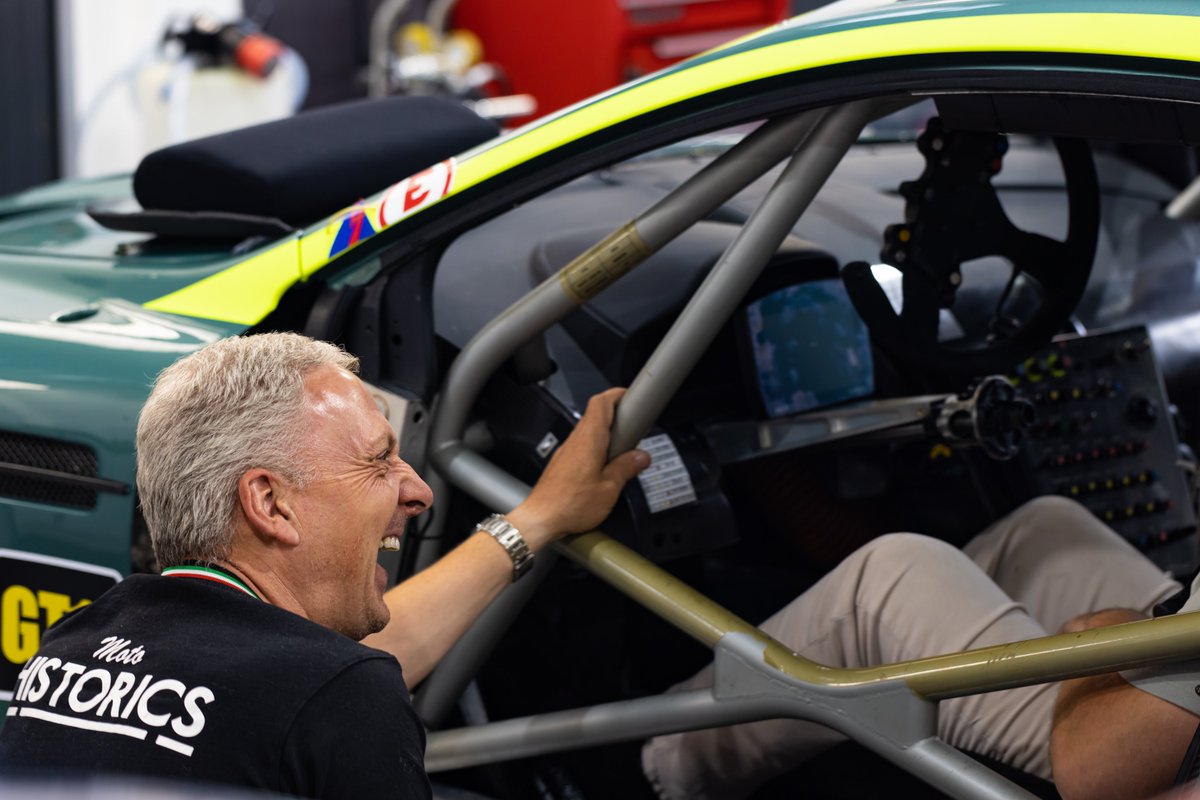 motohistorics's tweet photo. D B R 9 #Motohistorics #AstonMartin #newcarday #philipkadoorie #dbr9 #enduranceracinglegends #spa24h #supportrace #peterauto #workshop #GT1 📸rob overy https://t.co/L78mJgksJC