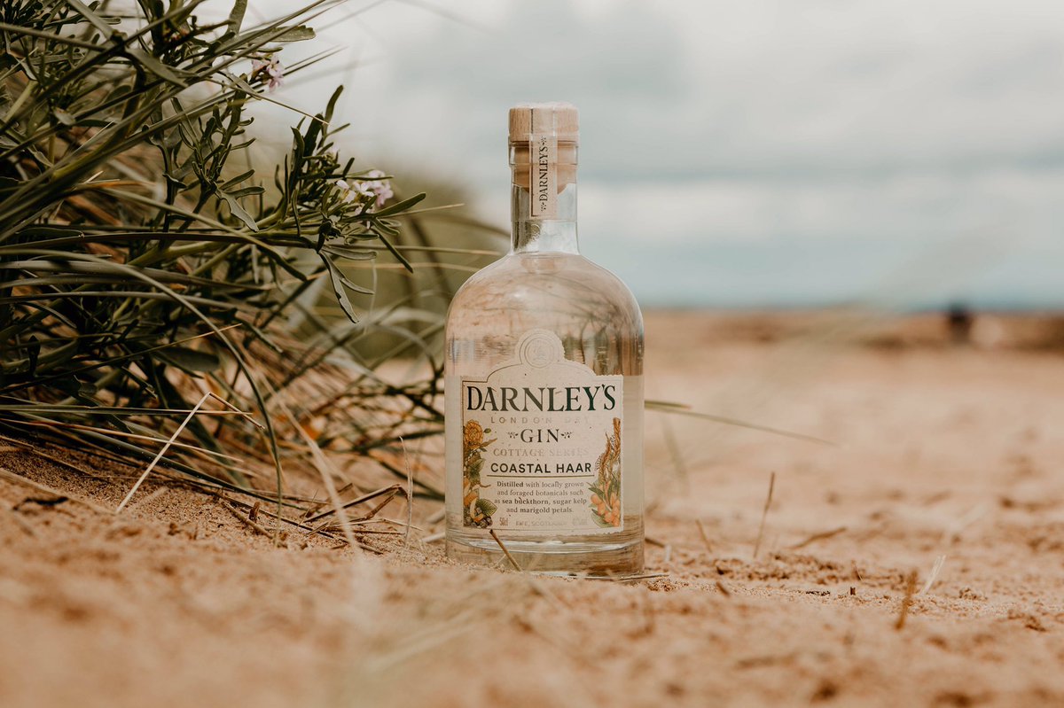 JuniperLass's tweet photo. The Haar will always catch you off guard. In the East Neuk of Fife, after the third day of sun it will greet you in the morning. The sea fret's unpredictability is what inspired distiller Scott Gowans @Darnleysscott for his latest gin @DarnleysGin #newgin #Fife #stAndrews #haar https://t.co/Wds8IpRW2w