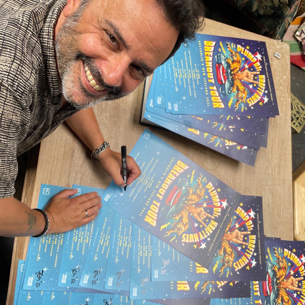 jemstonemusic's tweet photo. Just finished adding my scrawl to these fabulous silky #BreakOutTour #posters, now on their way to @plumpdjs and @Krafty_Kuts to add theirs, still have a very few left + these funky unisex #Tshirts, buy sep/together - links in Krafty &amp; Plumps’ biogs #musicmerch https://t.co/flyUVN3nXG