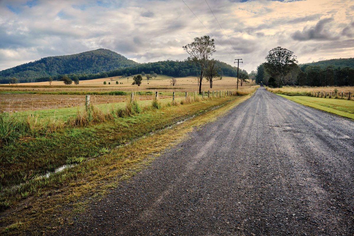 AndyTychon's tweet photo. Rural Superhighways 
#landscape #landscapephotography #photo #photographylovers #photograph #moody #nabiac #newsouthwales #Australia #fujifilm_xseries #fujifilm #fujifilmxt4 https://t.co/tFA2XVA6wP