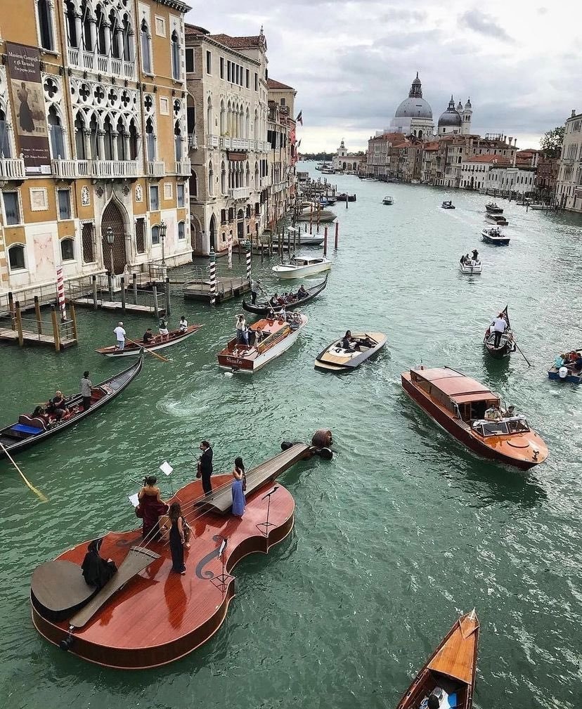 ReelTravellers's tweet photo. This was one of the best discoveries in #Venice.Go early morning for a photographer's paradise
📸: reel happy travellers
.
#TravelPhotography #PicOfTheDay #NaturePhotography #TravelBlogger #beautiful #landscape #photo #travelgram #photography #travel #nature #PhotoOfTheDay #love https://t.co/gygPLw3k5Y