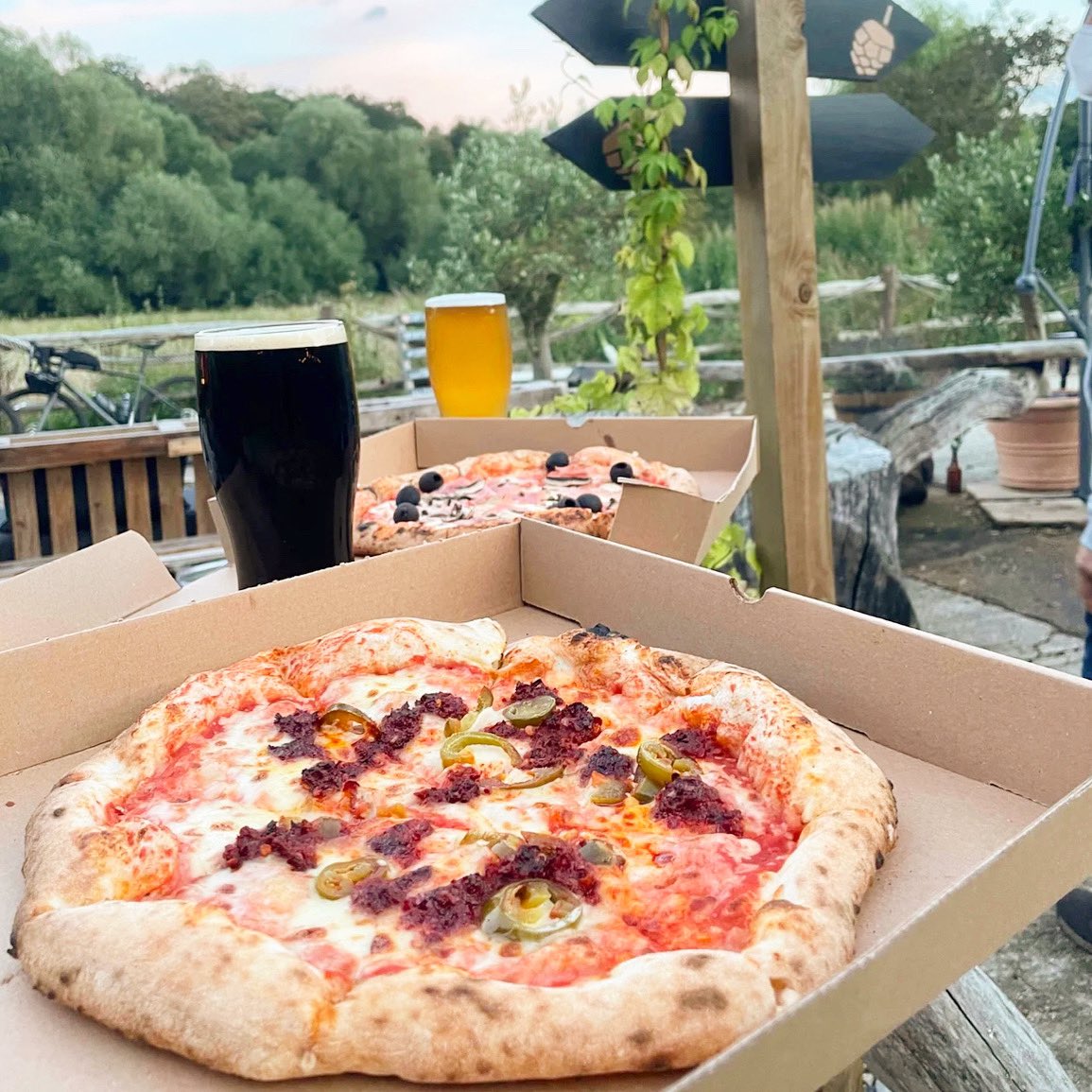 Terrace open
Fri 22nd July | 11-8 PM
Sat 23rd July | 11-10 PM *Pizza
Sun 24th July | 11-7 PM

🍕Mamma Lourdes will serve delicious #WoodFiredPizza this #Saturday 2.30-7 PM. Reserve your space for Saturday via CraftBrews.UK.

Cheers 🍻 
#CraftBrewsUK #Brewery #Frensham
