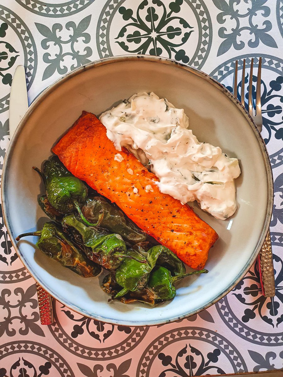 Aujourd’hui, je vous invite au voyage avec cette délicieuse #recette de saumon grillé à la sauce raïta. Cette préparation facile et rapide, toute en fraîcheur, vous emmènera du côté de l’Inde.
gourmicom.fr/recette-saumon… #cuisine #sansgluten