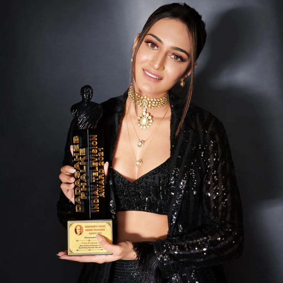 KkTejran_'s tweet photo. I VOTE #EricaFernandes @IamEJF 
💛 "VERSATILE ICONIC OF TV" 💛
#LionsGoldAwards #LionsGoldAwards2022 
@LionsGoldAwards https://t.co/F7OVLElyBe