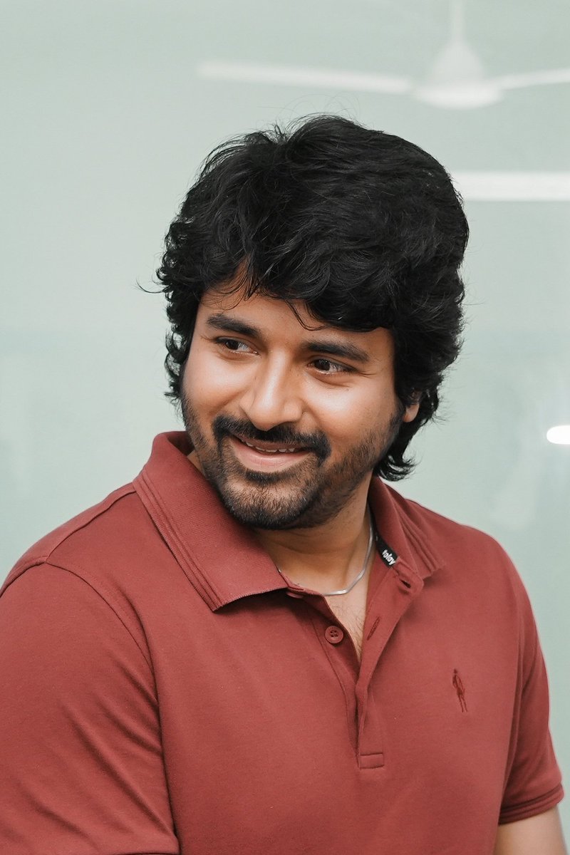 Fansxpress's tweet photo. #FansExpress Poll Result : #Kollywood's Heart Throb @Siva_Kartikeyan.

#Sivakarthikeyan #Maaveeran #Prince https://t.co/LcR4ztofR7
