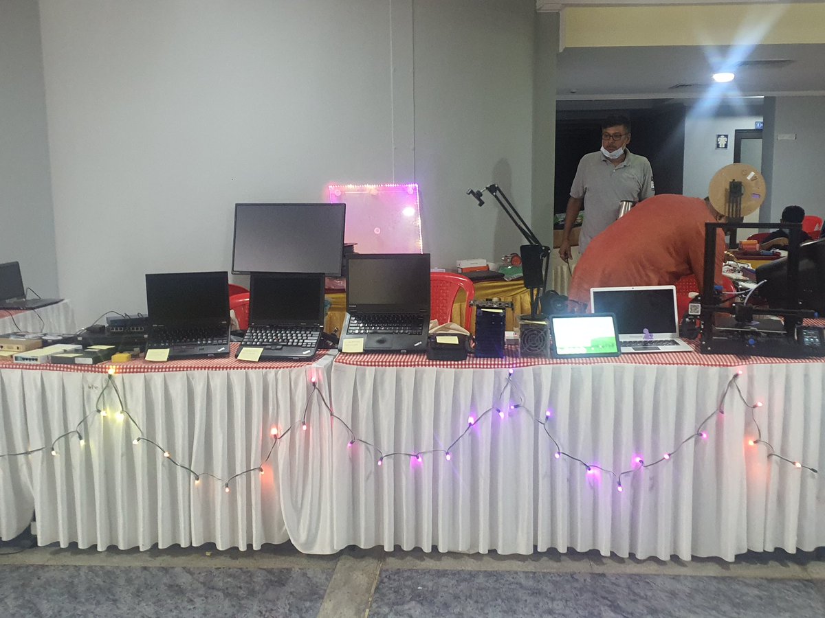 So much of enthusiasm and positive energy at #IndiaFoss event. Inspiring sessions - vibrant community of developers. Hope to engage more and learn ways to adopt OSS in Gov Tech.