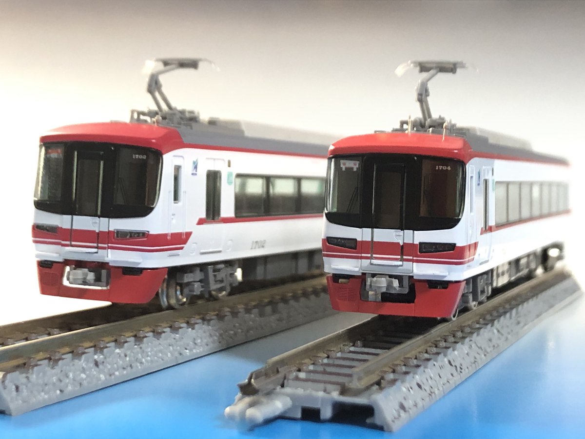 kunichan1480's tweet photo. GMの名鉄1700系のダミーカプラーは実車よりも下の位置に取り付けられている為、ダミーカプラーを車体側へ直接取付。スカートも干渉部を削り取れば実車に近い造形になります。
左の1702Fと比べると一目瞭然です。
#グリーンマックス
#名鉄1700系
#1702F
#1704F https://t.co/BCDKoEUCrh